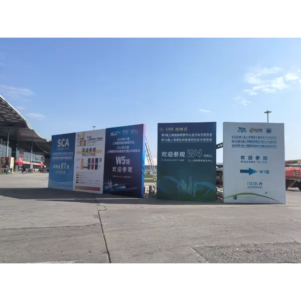 Tím Dingyan Navštívte výstavu technológie tekutého chladenia v Šanghaji, prezieravo plánuje novú dráhu AI